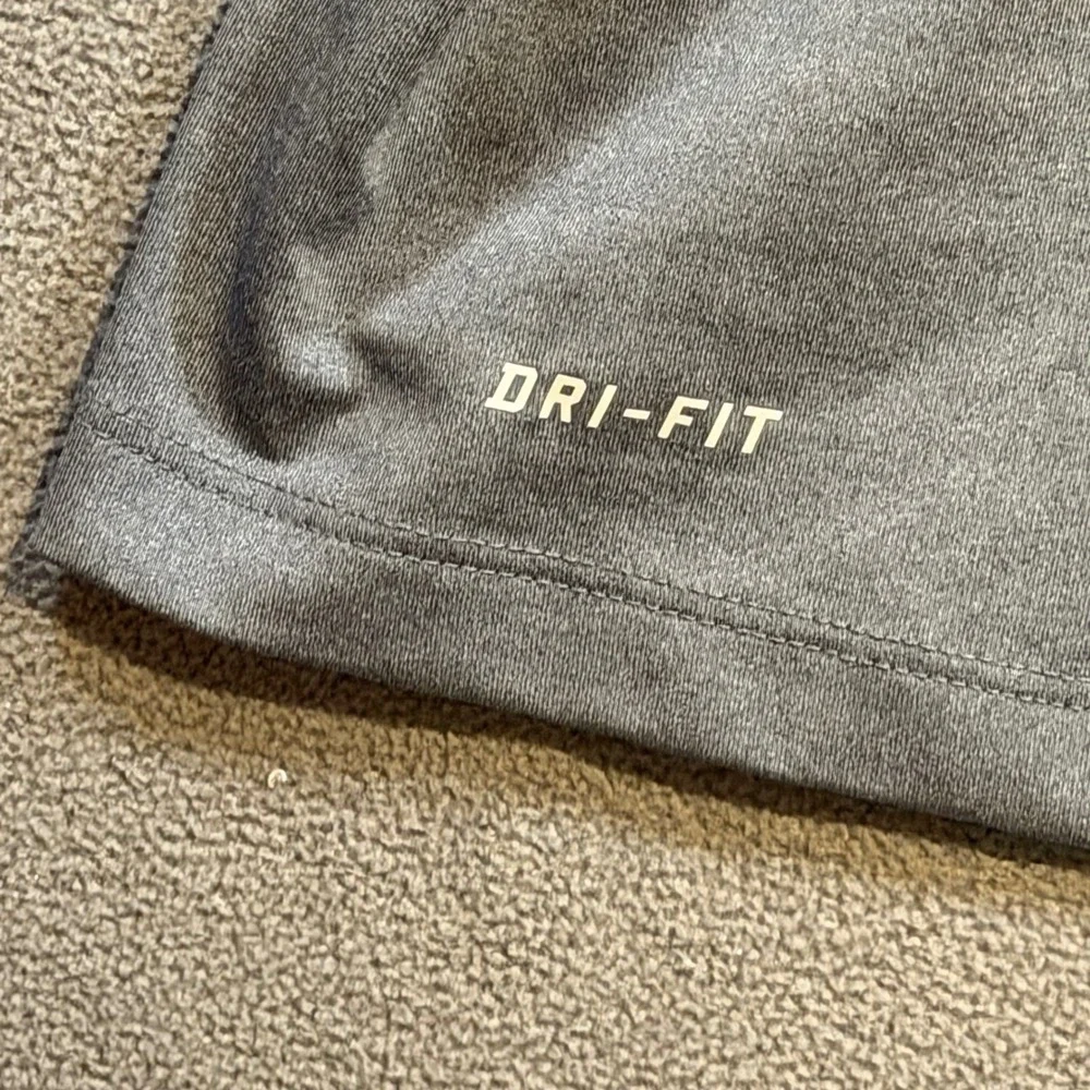 Nike Pro Combat Mens XL Gray Dri-FIT Fitted Long Sleeve V-Neck Training Shirt